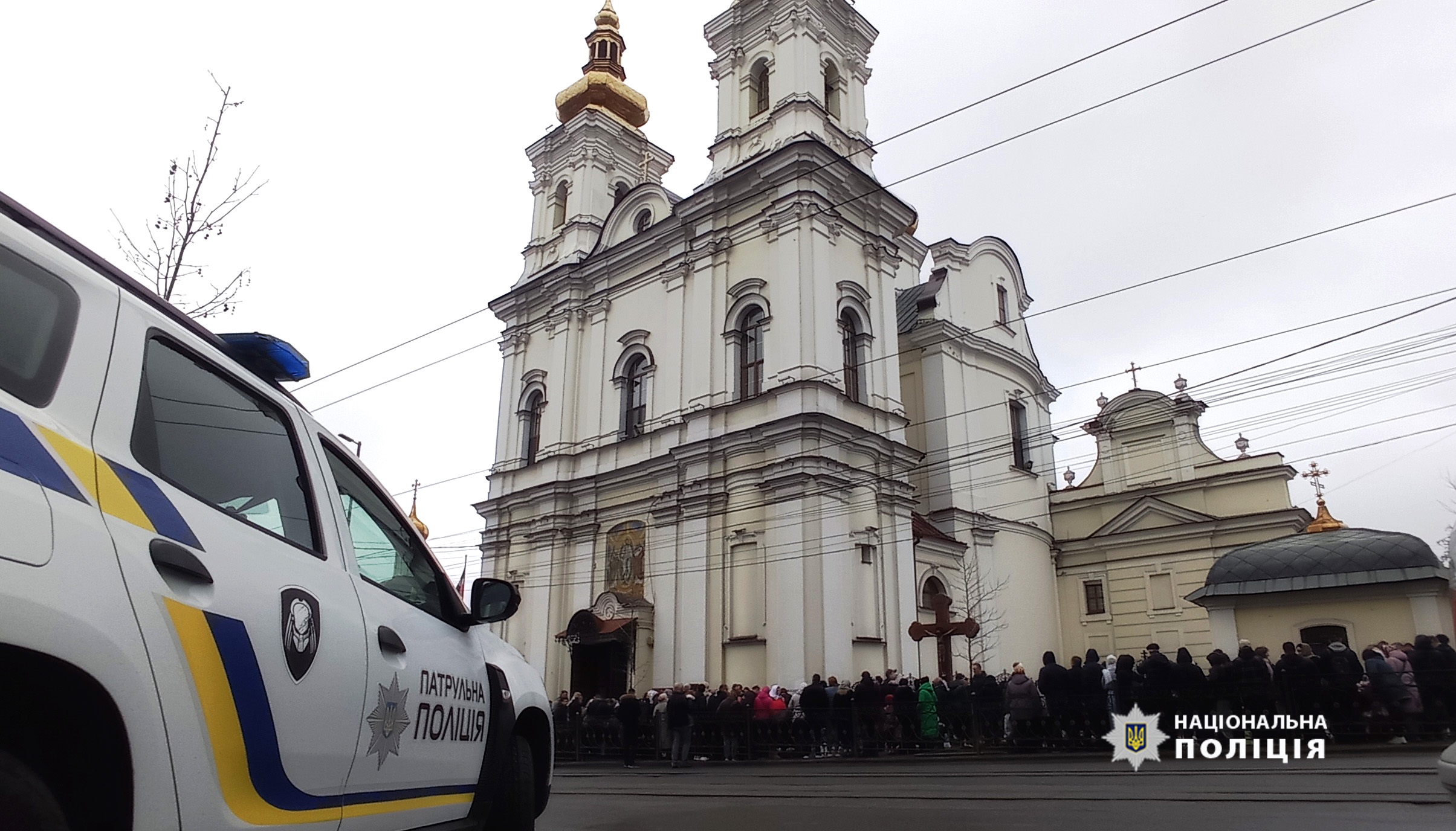 Поліцейські Вінниччини слідкують за порядком під час Великодніх свят