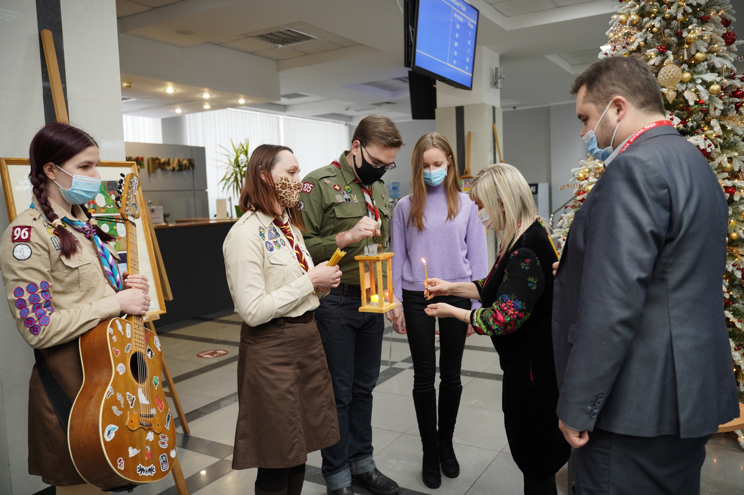 Вінничани можуть взяти до своїх домівок Світло Миру