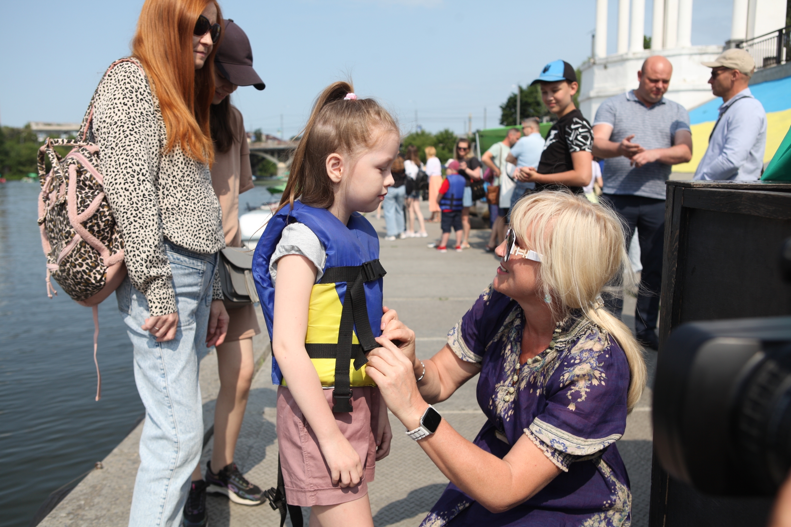 Зарядились позитивом: у Вінниці провели акцію "Дитячі розваги на катамаранах"