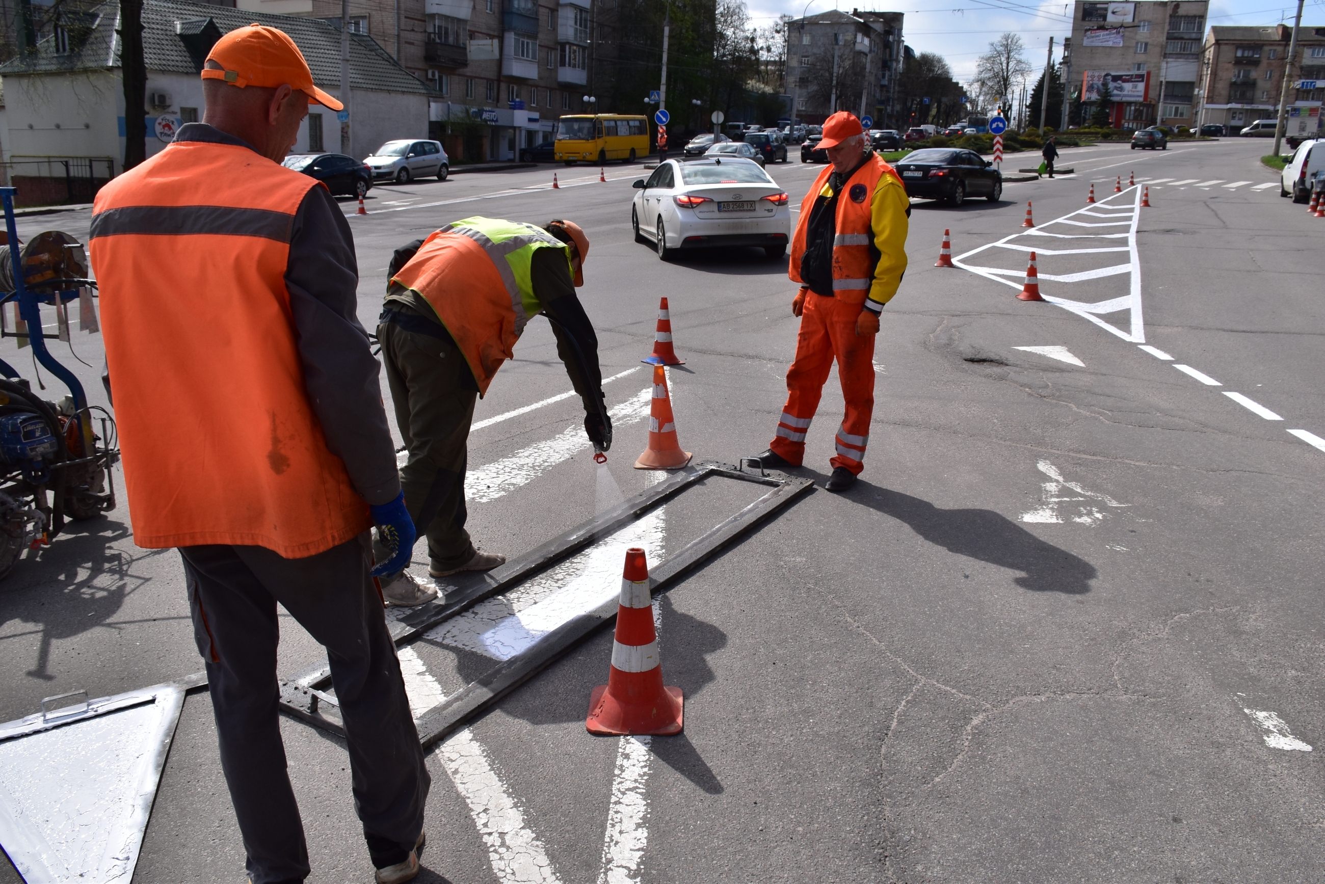 У Вінниці розпочали роботи із відновлення дорожньої розмітки