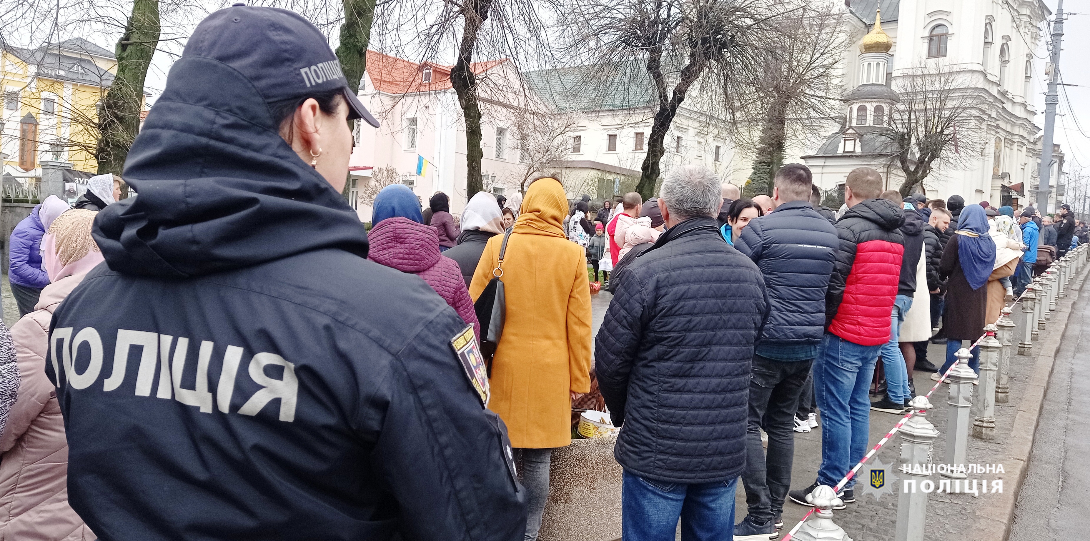 Поліцейські Вінниччини слідкують за порядком під час Великодніх свят