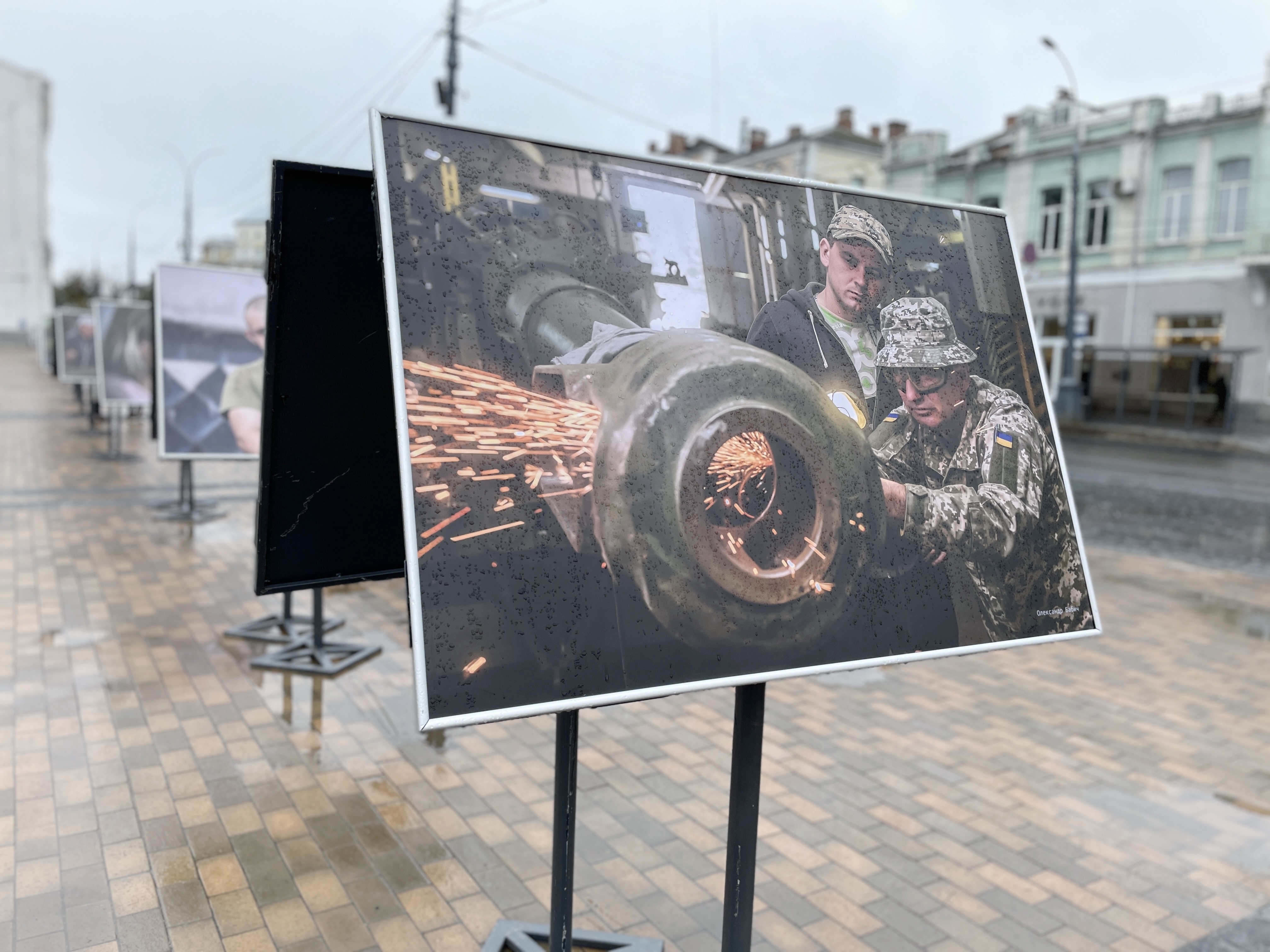 В центрі Вінниці тиждень демонструватимуть «Обличчя логістики ЗСУ» 