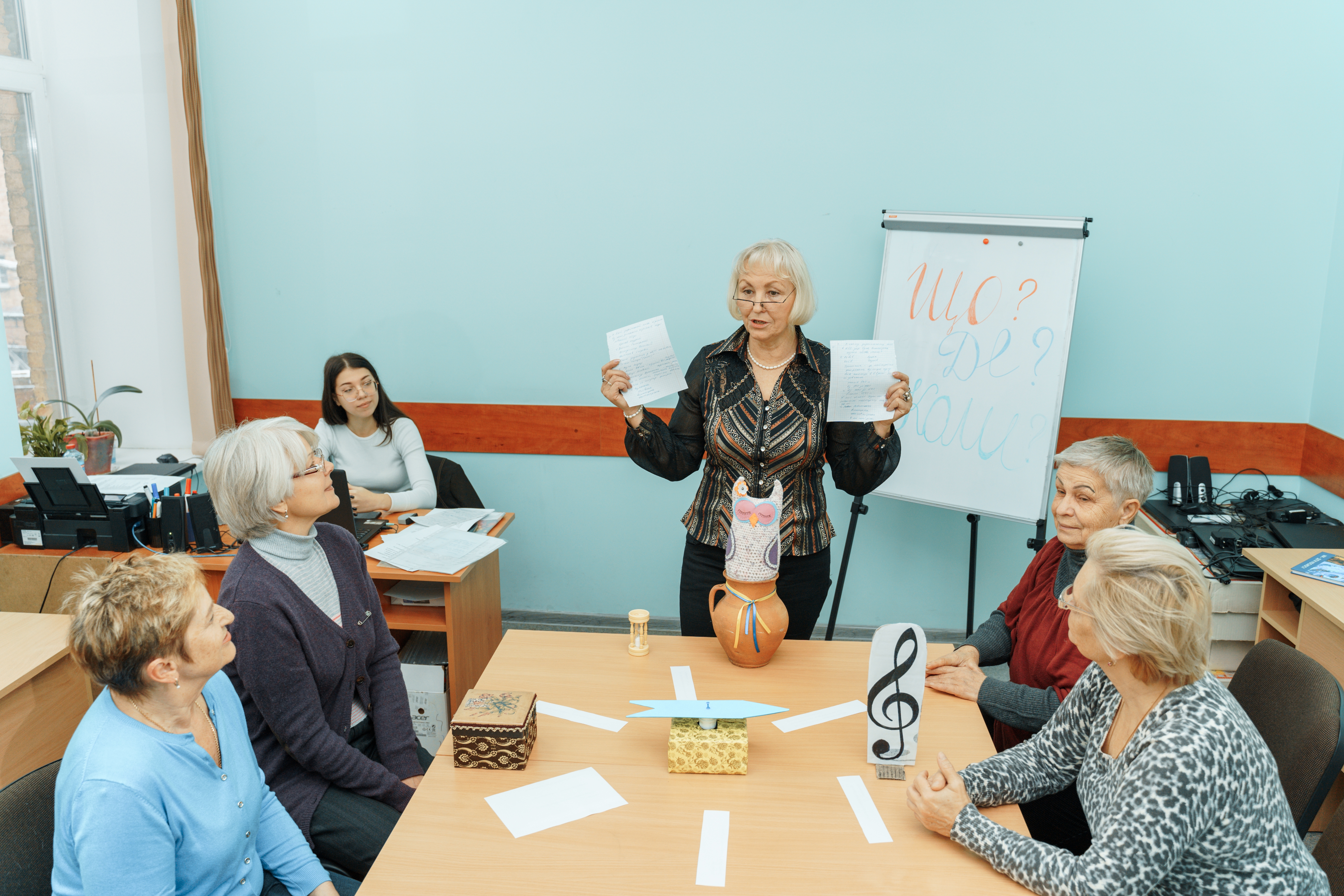 Вінницькі пенсіонери до Дня студента зіграли у “Що? Де? Коли?”