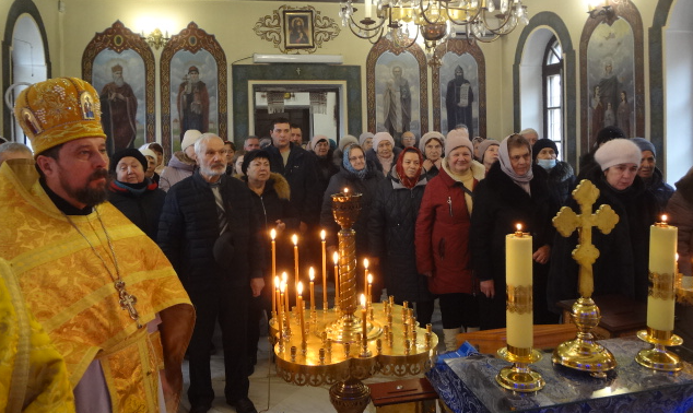 У Ладижині звершили чин освячення храму на честь Свт. Миколая Чудотворця