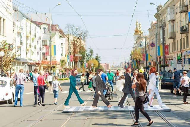 Як виник сквер Ліверпуль у Вінниці: історія про музику, пиріжки і записи «на кістках»