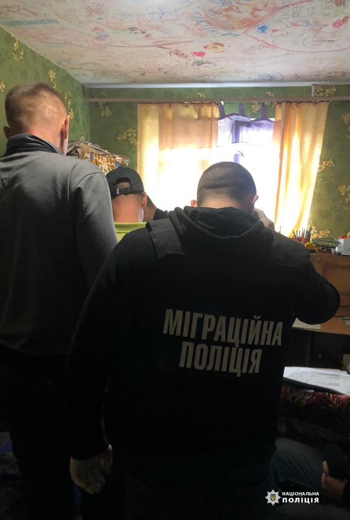 Вінничанину, який розбещував дівчаток, загрожує до 15 років ув'язнення