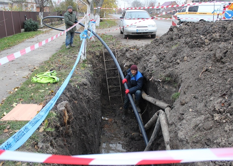 У калинівці завершуються роботи із заміни водогону