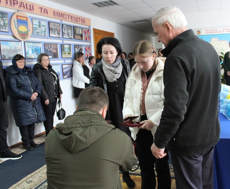 У Калинівці вручили нагороди родичам загиблих Героїв та пораненому захисникові