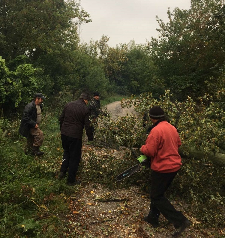 У Калинівській громаді продовжують боротися з наслідками негоди