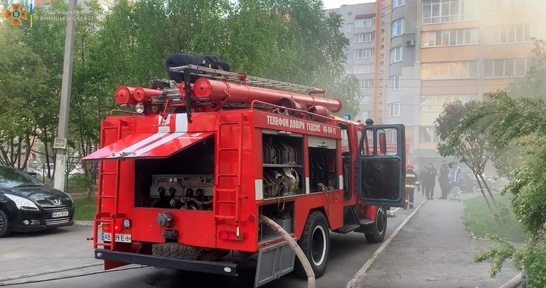 У Вінниці через недопалок загорілася одна з квартир в багатоповерхівці