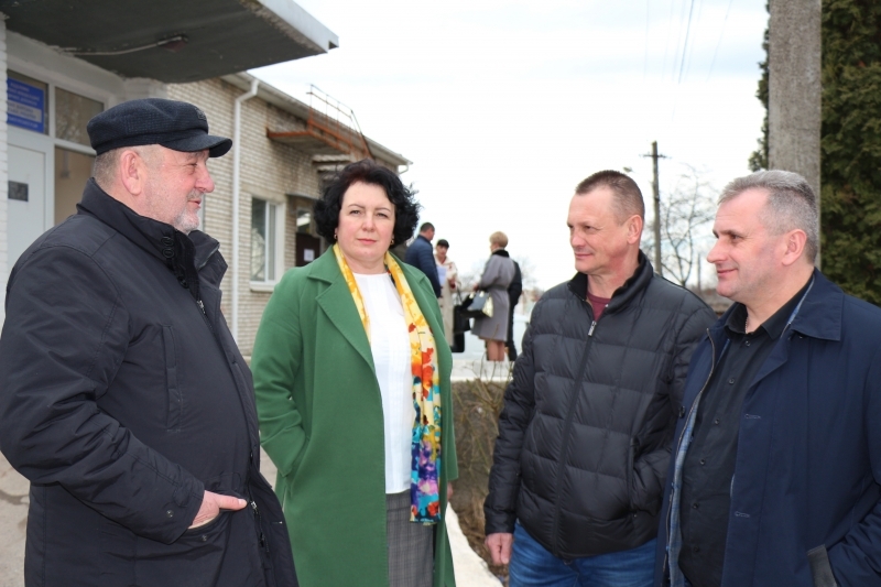 Барська лікарня отримала медичні меблі від Гуманітарного штабу