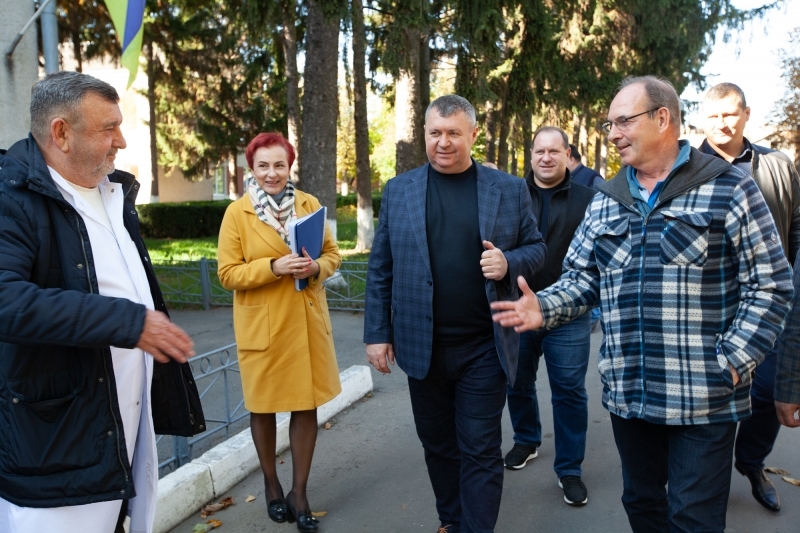 Барській міській лікарні передали портативний апарат для проведення УЗД