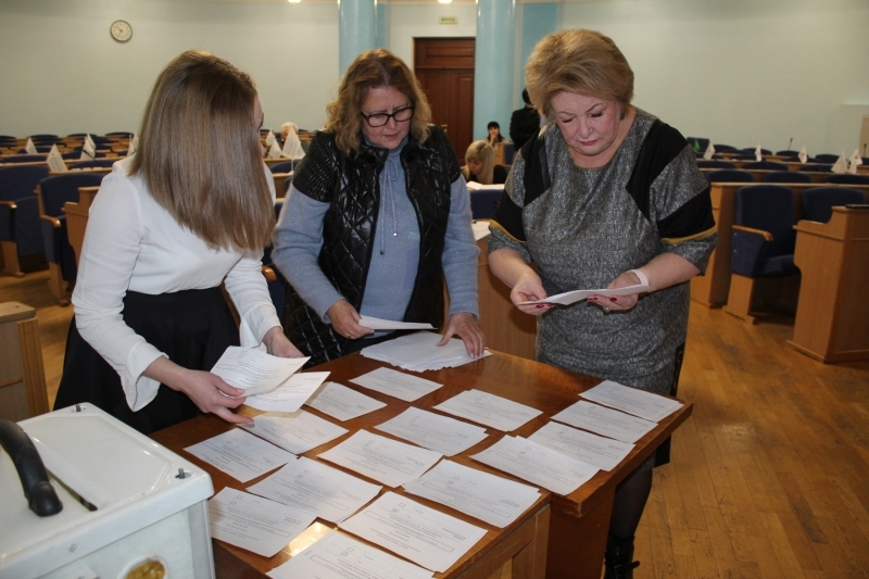 Дев’ять жителів області отримають відзнаку За заслуги перед Вінниччиною