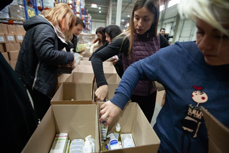 Тисячу пакунків для догляду за дитиною отримають громади Вінниччини