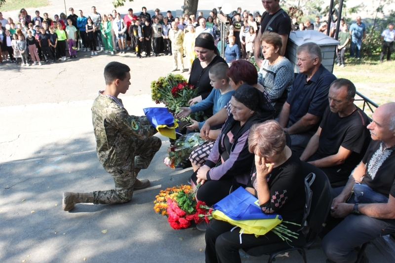 В Піщанській громаді відкрили меморіальні дошки на честь загиблих випускників ліцею