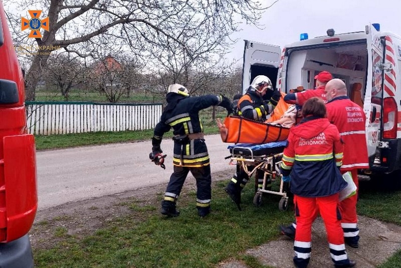 Бохониках чоловік через недопалок ледь не згорів у власному домі