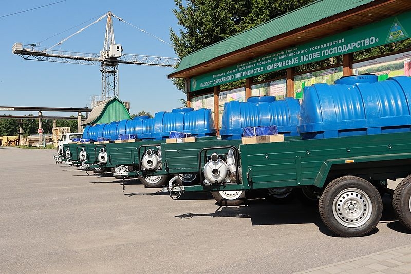 Працівники Жмеринського лісгоспу змонтували шість пожежних модулів