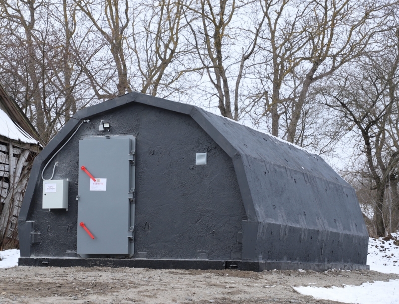 У Копайгородській громаді для місцевої школи спорудили модульне укриття