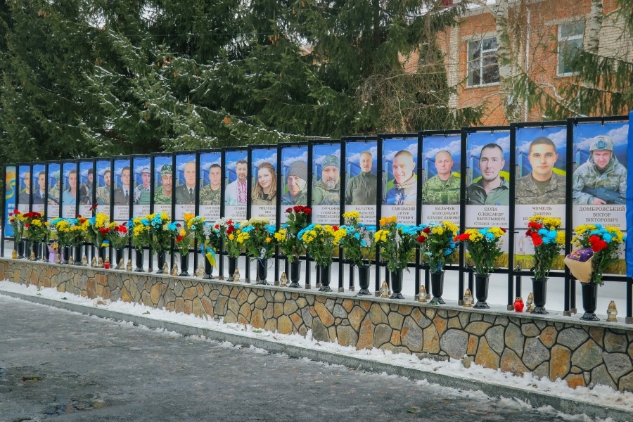 В Агрономічній громаді відкрили алею в пам'ять про полеглих Героїв