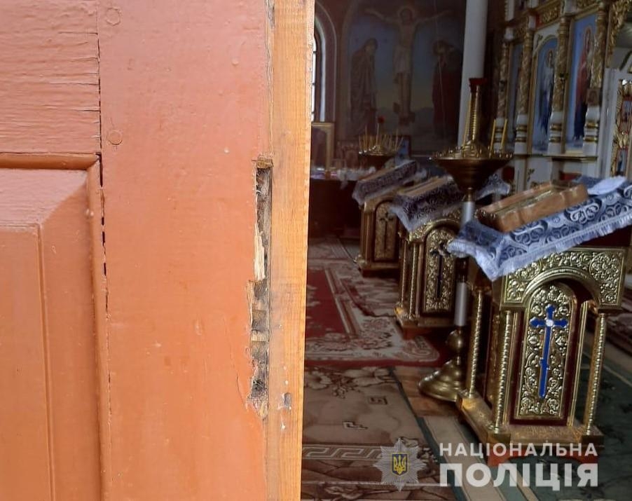 На Вінниччині з храму викрали скриньки для пожертв. Крадія затримали