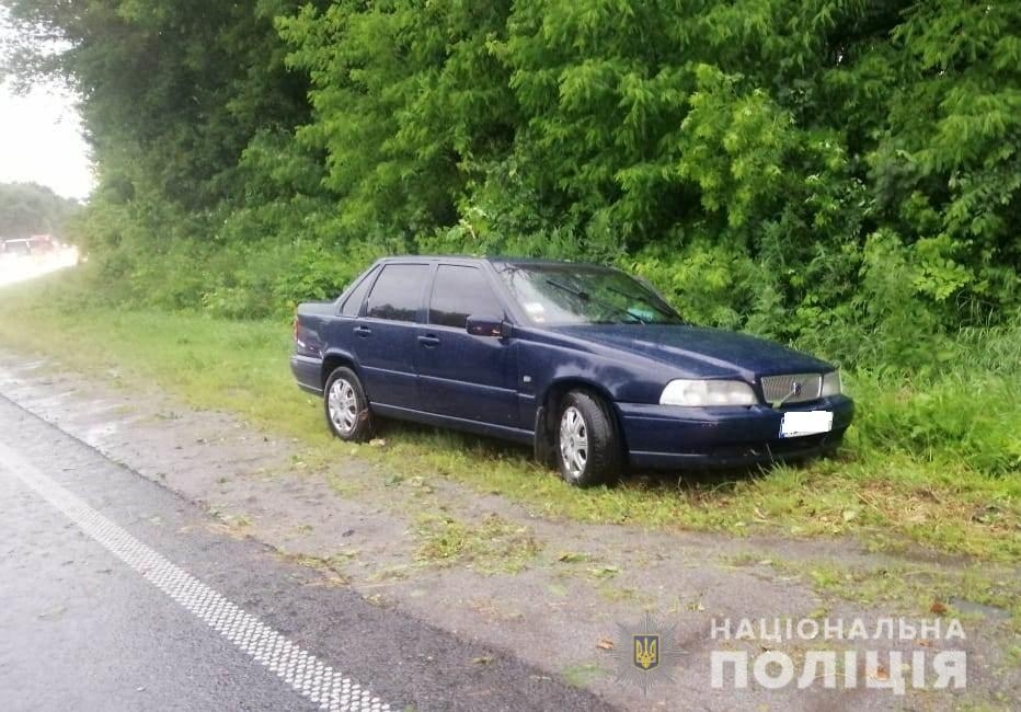 Потрійне ДТП в Хмільницькому районі: одна людина загинула, ще двоє у лікарні