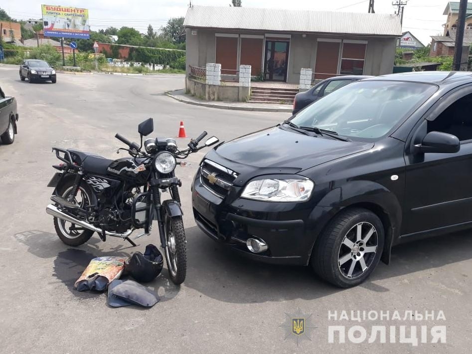 На Вінниччині за минулу добу внаслідок ДТП на лікарняних ліжках опинились троє людей