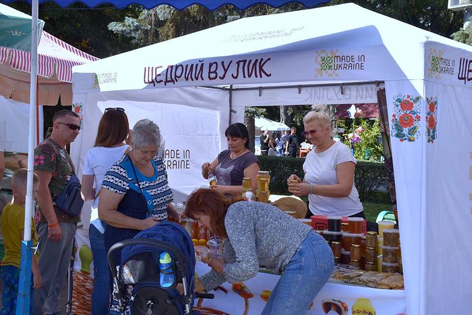 День Вінниці: у центральному парку триває фестиваль вуличної їжі