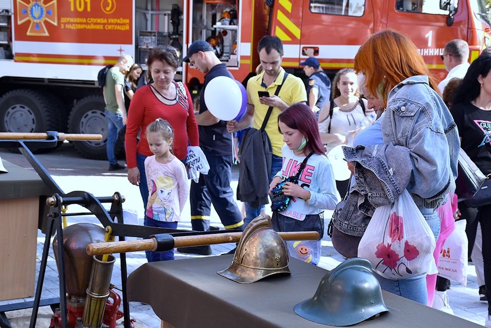 День Вінниці на Європейській площі: проєкт "Rock-N-Choir" та виставка 