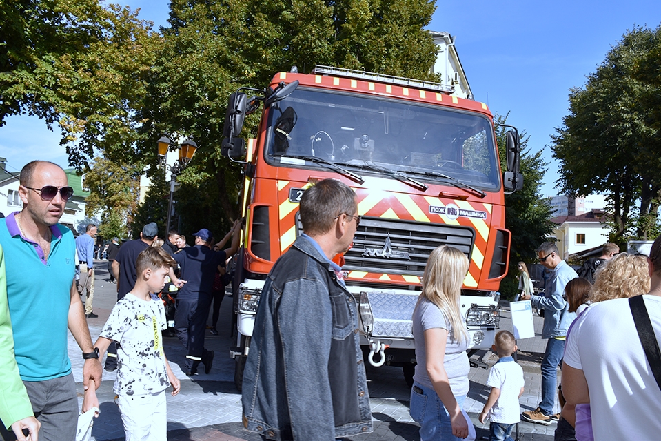 День Вінниці на Європейській площі: проєкт "Rock-N-Choir" та виставка 