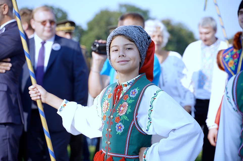 У Вінниці на Замковій горі урочисто підняли найбільший державний прапор в регіоні