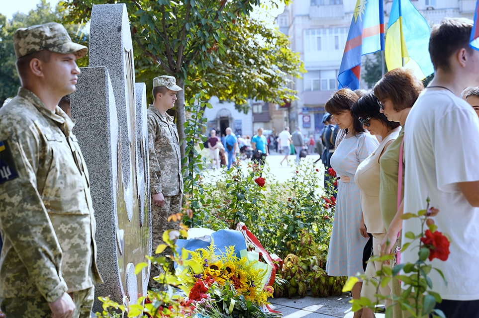 У День Незалежності у Вінниці віддали шану загиблим за державу Героям