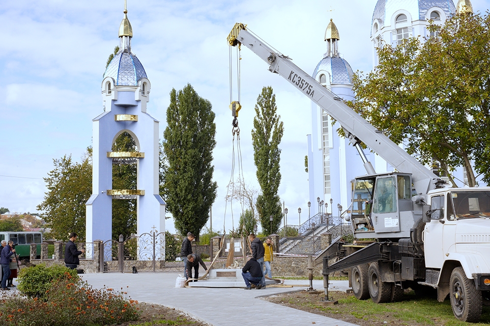 У Вінниці встановлюють перший в Україні пам'ятник Любомиру Гузару